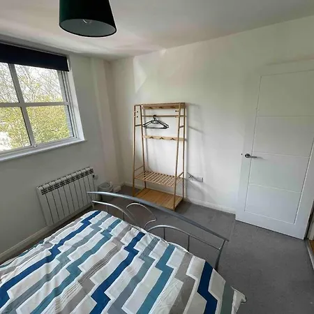 2 Bed City Centre Flat Bath Exterior photo