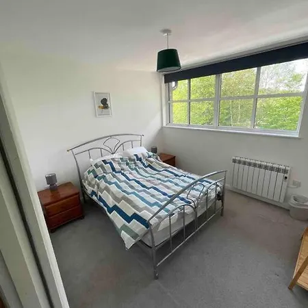2 Bed City Centre Flat Bath Exterior photo