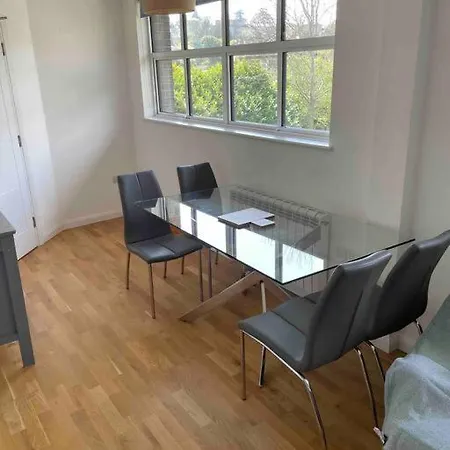 2 Bed City Centre Flat Bath Exterior photo